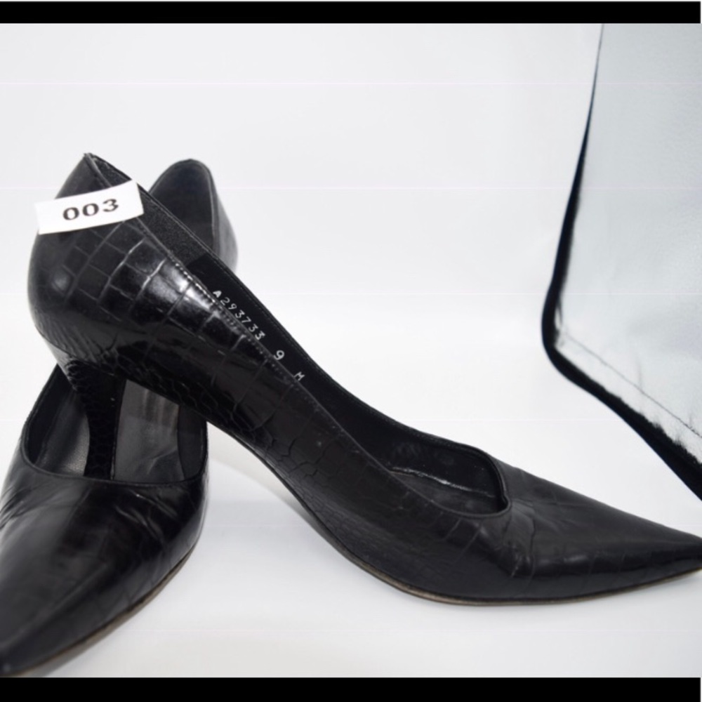 Start Weizman size 9 croc leather black heels